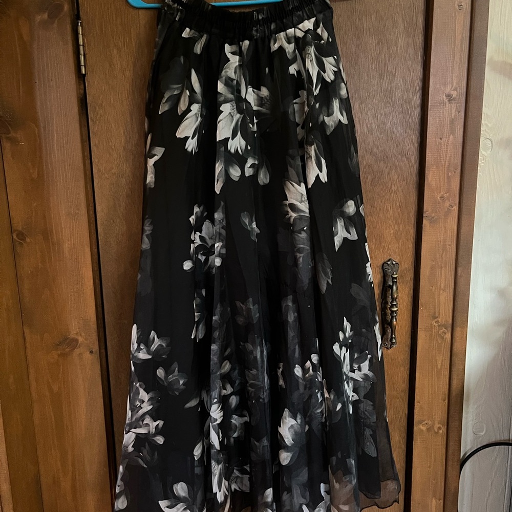 Elegant Black Floral Skirt